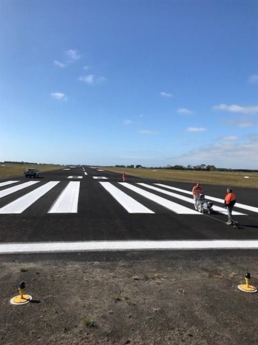 Line-marking Main Runway 0826