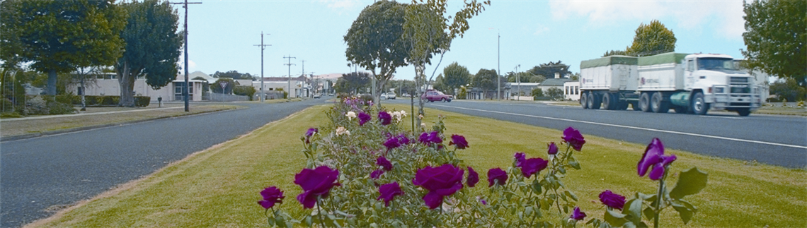 Heywood - Highway into town