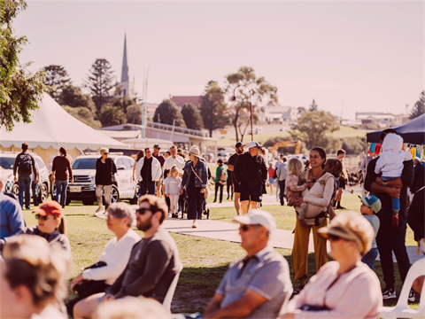 Crowd at Foreshore in Portland