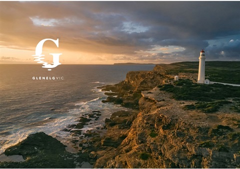 Cape Nelson Lighthouse and Southern Ocean.jpg